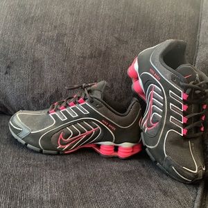 Woman Nike Shox 7.5